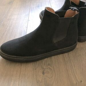 Brand new H&M men’s Chelsea boots